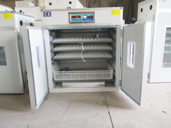 Automatic 528 Hatcher Incubator With Digital Controls