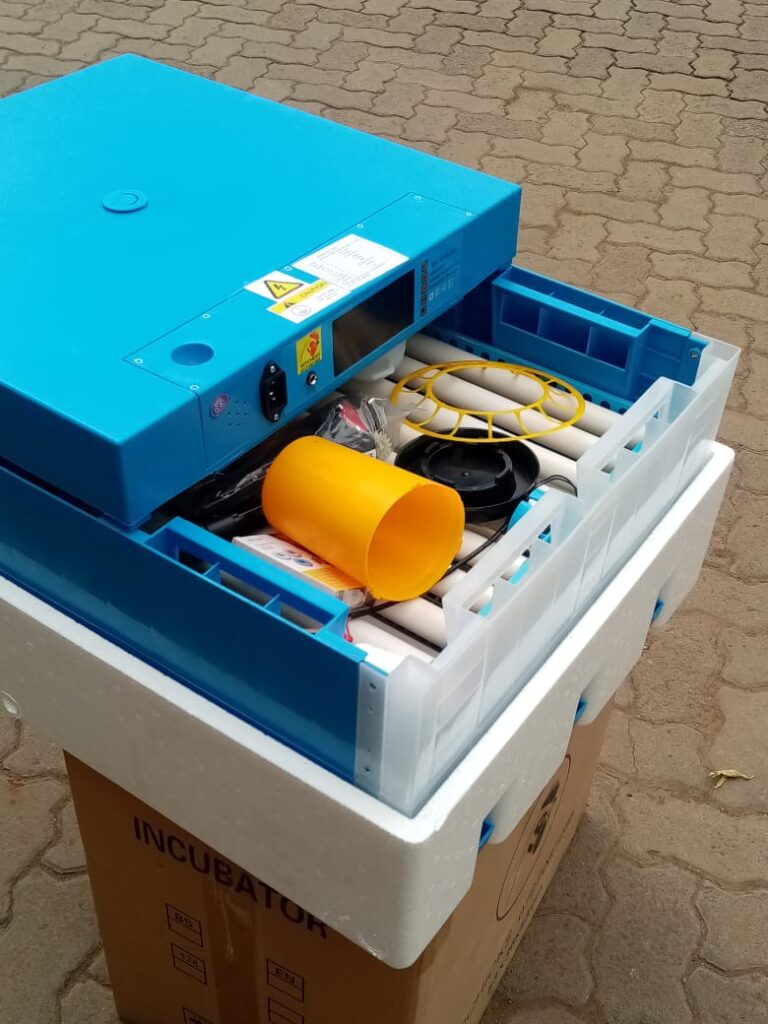 128 Eggs AC/DC Automatic incubator